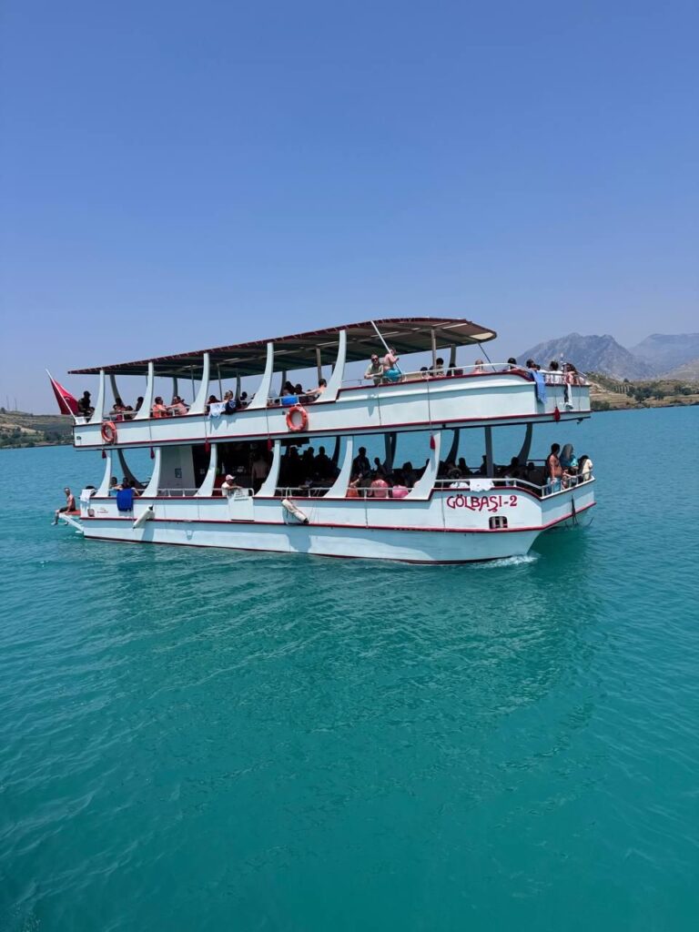 Lion Park Safari (Cabrio Bus & Boat Tour & Lion Park)