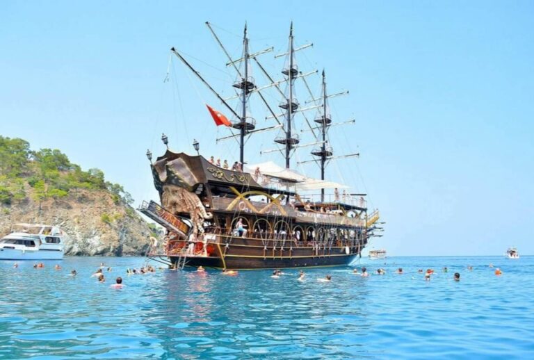Laguna Pirate Boat Tour