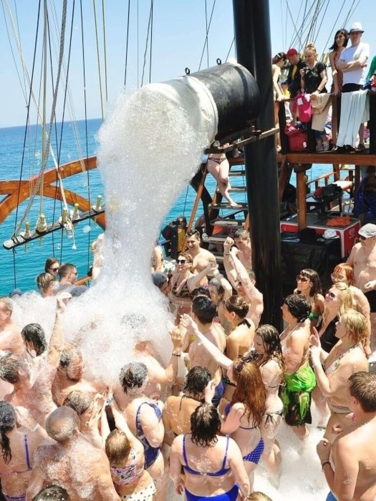 Laguna Pirate Boat Tour