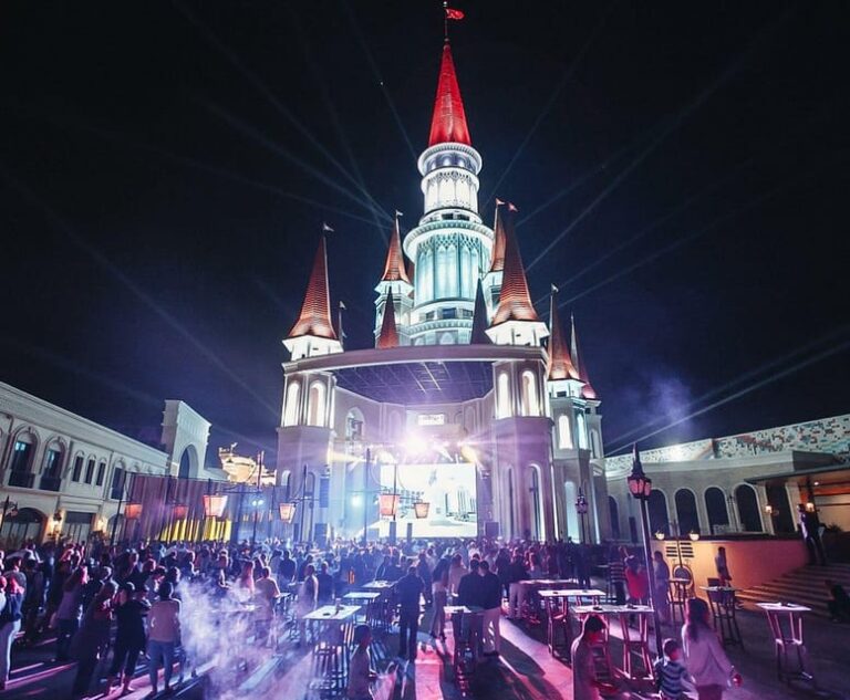 Land of Legends Night Show