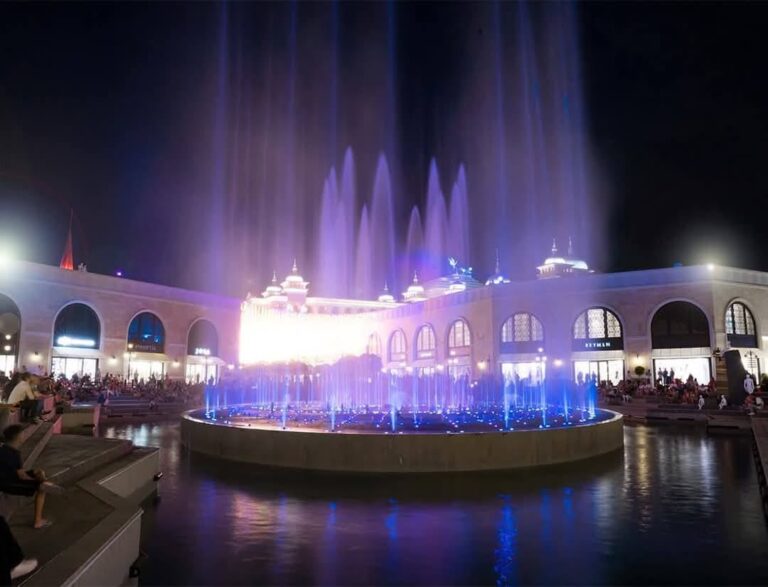 Land of Legends Night Show