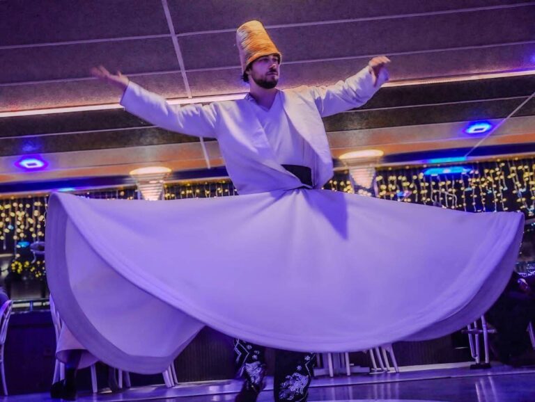 Istanbul Bosphorus Dinner Cruise & Night Show