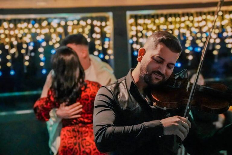 Istanbul Bosphorus Dinner Cruise & Night Show