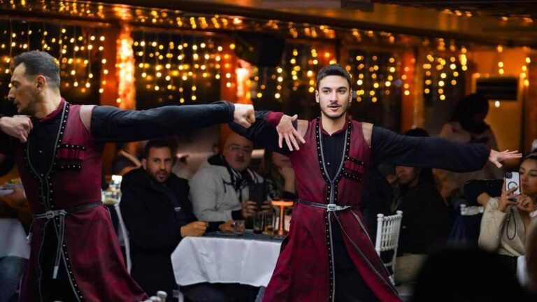 Istanbul Bosphorus Dinner Cruise & Night Show
